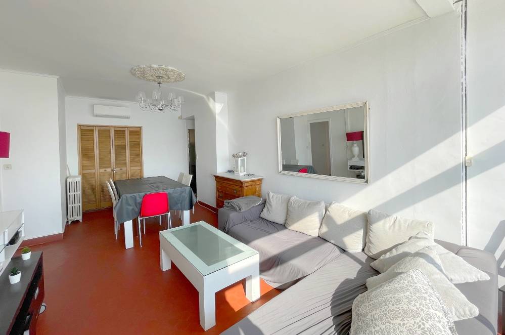 Appartement T3 à vendre avec une vue mer panoramique de la Rade