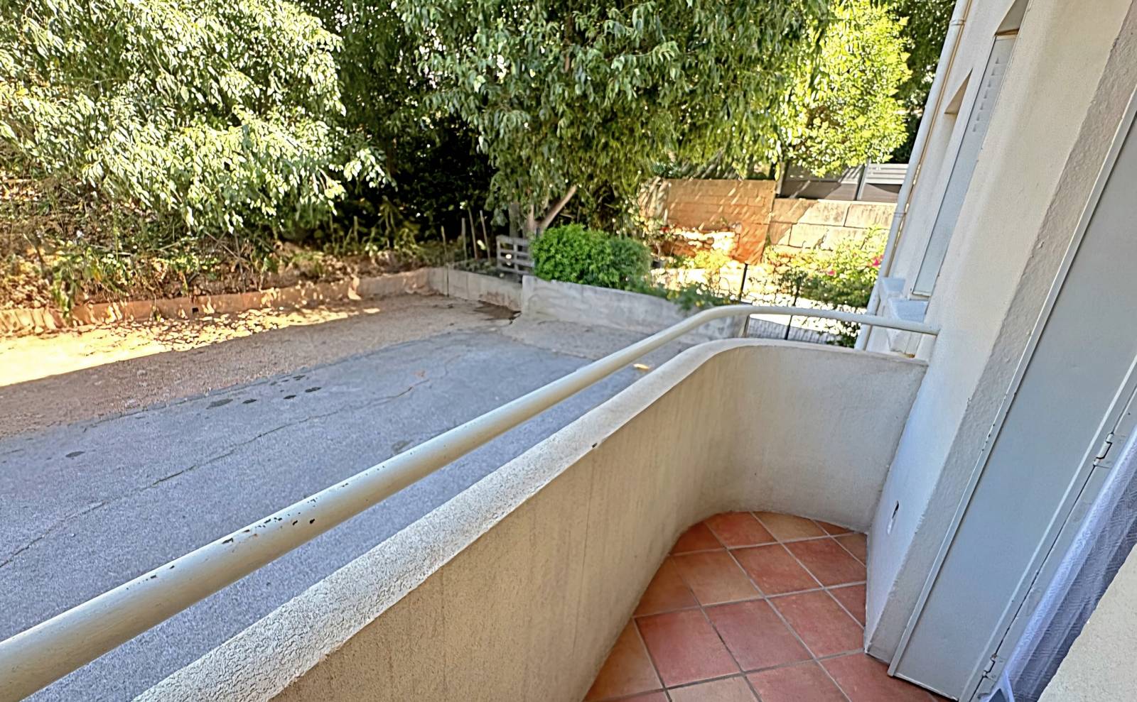 Appartement T3 avec balcon et dépendance à vendre en exclusivité par notre agence immobilière à Toulon secteur Vert Coteau