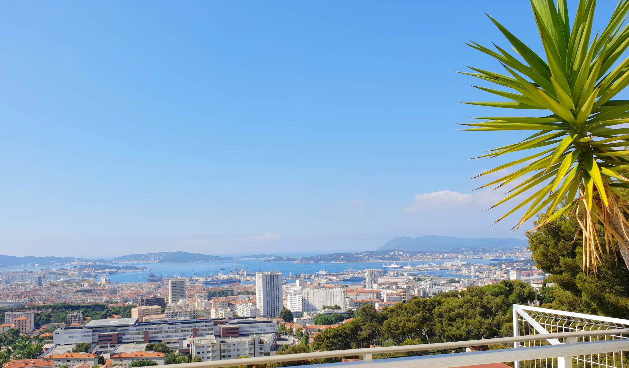 Vue mer panoramique donnant sur Saint-Mandrier