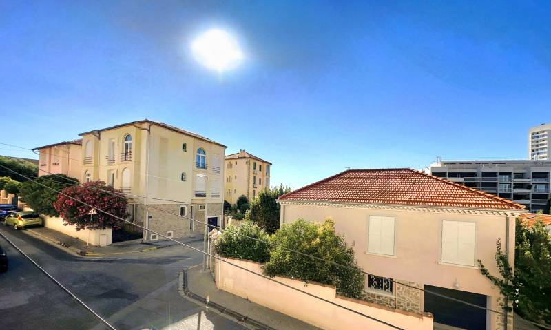 Appartement F3 à vendre en exclusivité par notre agence immobilière Rue Hélène Boucher, 83000 Toulon