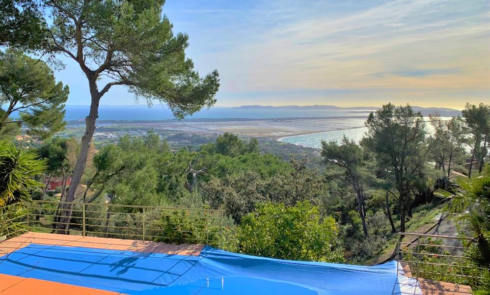 Maison avec vue mer panoramique à vendre à Hyères