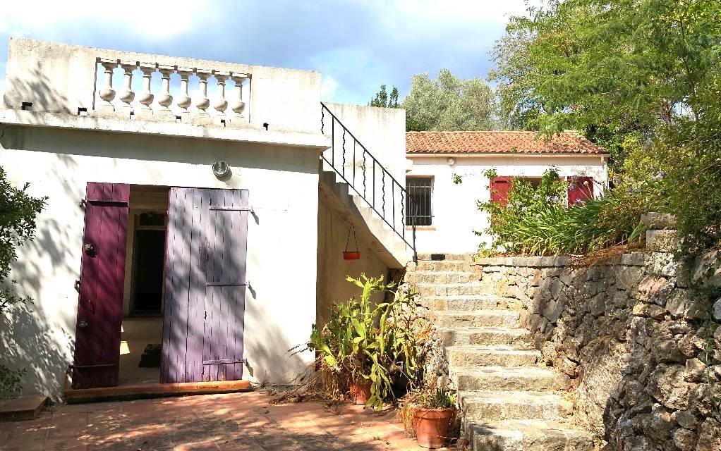 Villa T5 à rénover à vendre à Solliès-Toucas