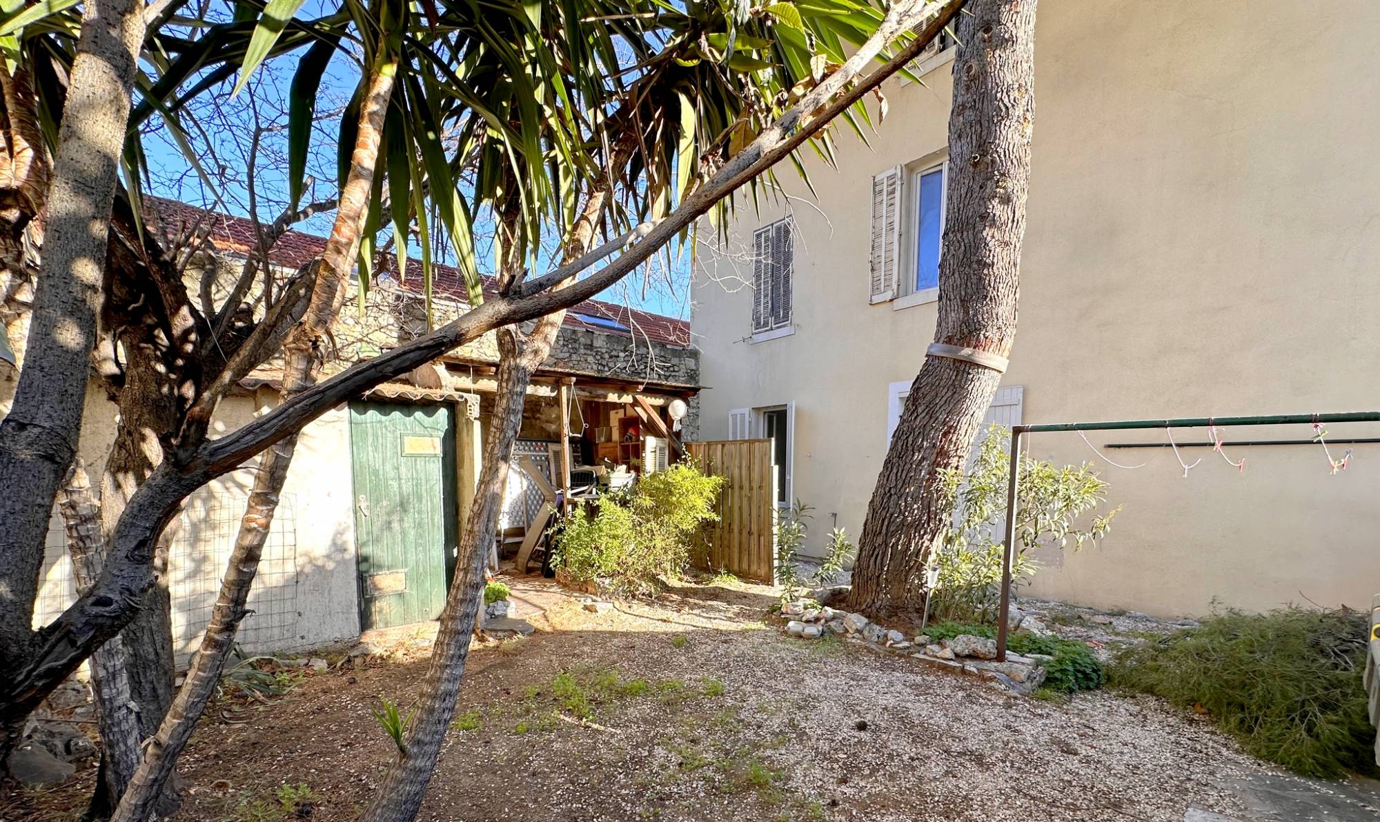 Copropriété avec jardin collectif de quelques lots d'habitation située à proximité du Boulevard Fisquet