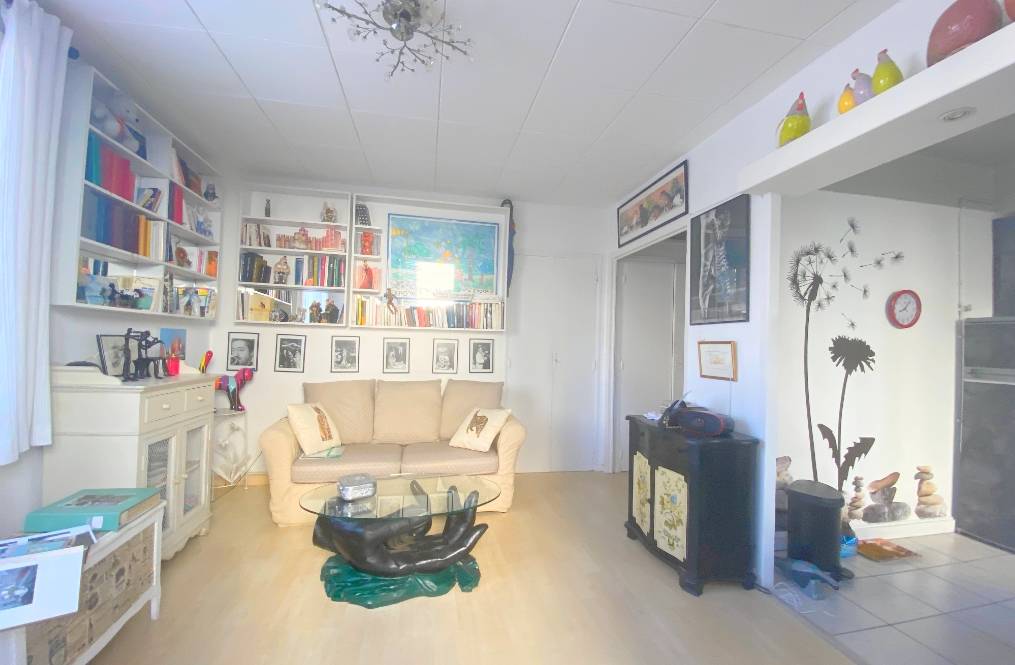 Appartement F2 avec terrasse à vendre à proximité des plages