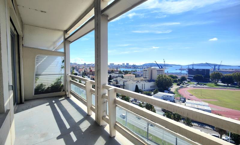 Studio avec terrasse et vue mer à vendre Avenue du Maréchal Foch à Toulon
