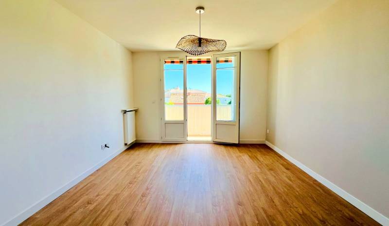 Appartement F3 de deux chambres à vendre à Toulon Ouest, quartier les Routes