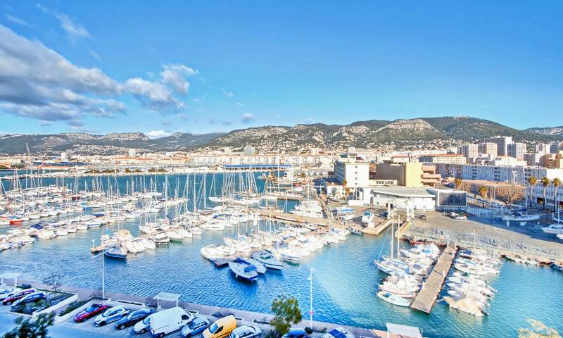 Appartement 4 pièces avec vue mer sur la rade de Toulon, à vendre quartier Port Marchand - Avenue du Port de Plaisance