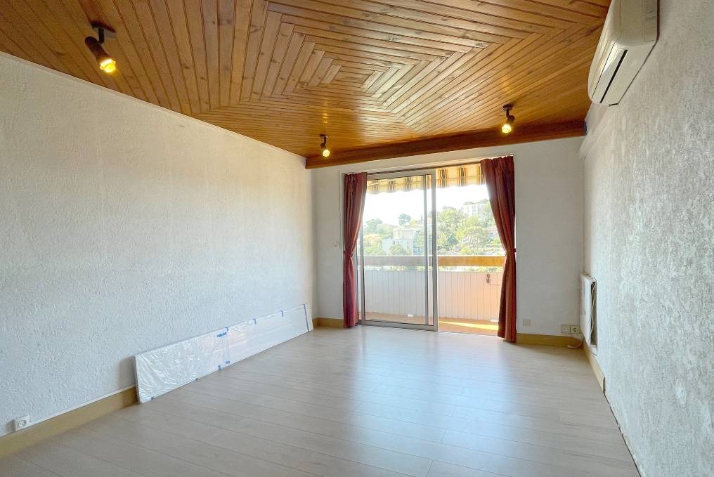 Appartement T3 en dernier étage à vendre à Valbertrand, Toulon