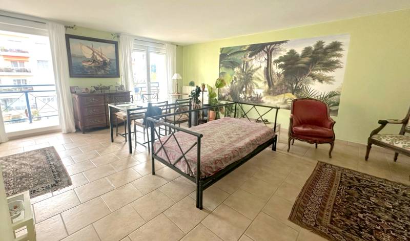 Logement en deux appartements à vendre Boulevard des Allobroges à Toulon par notre agence immobilière du Mourillon