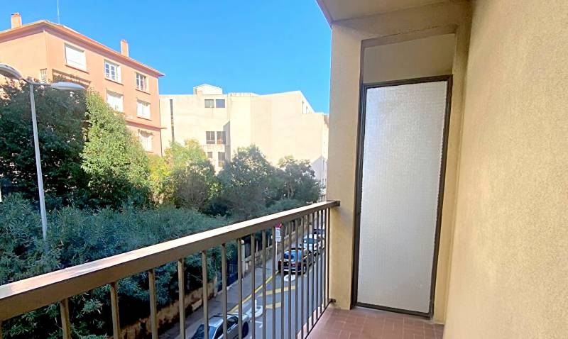 Appartement 1 pièce avec balcon et cave à vendre Avenue Marcel Castie à Toulon
