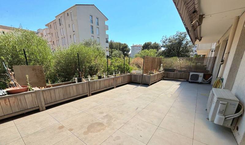Appartement 4 pièces à vendre dans une résidence avec ascenseur située quartier Saint-Jean à Toulon