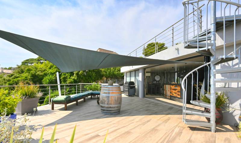 Propriété contemporaine type californienne à vendre sur le littoral varois, commune de La Garde