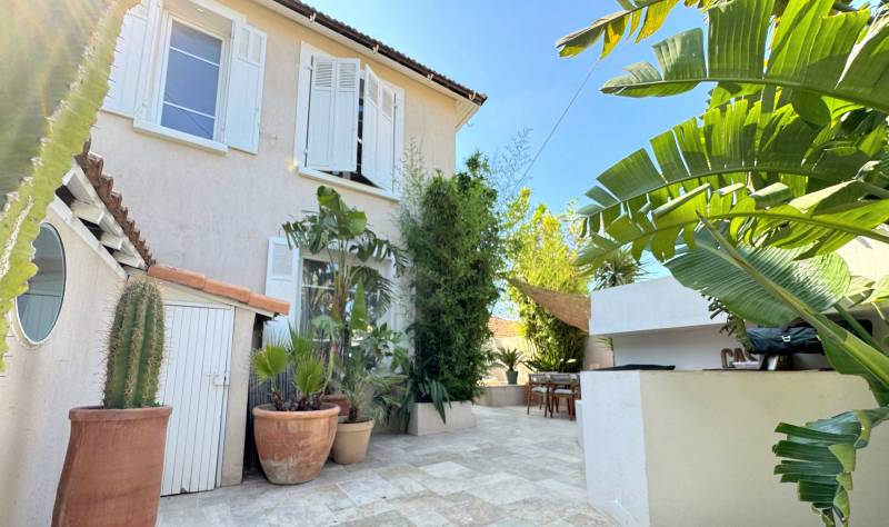 Maison de caractère rénovée à vendre Rue du Docteur Barrois à Toulon