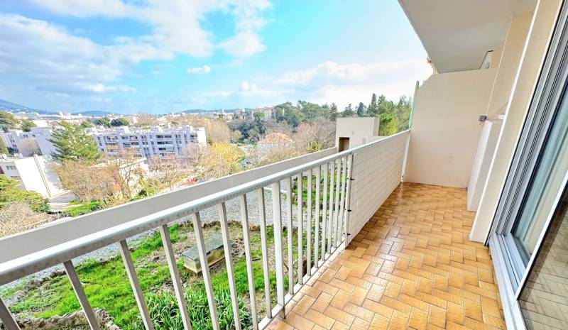 Appartement 4 pièces avec parking privatif à vendre dans le quartier de la Palasse à Toulon