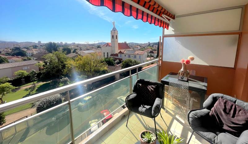 Appartement 3 pièces avec terrasse à vendre dans résidence avec ascenseur quartier les Routes à Toulon
