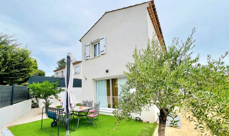Maison moderne 5 pièces avec jardin à vendre secteur les Routes à Toulon