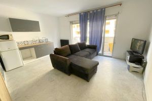 Notre zone d'activité pour ce service A vendre appartement T2 rénové en rez de jardin avec place de parking privée